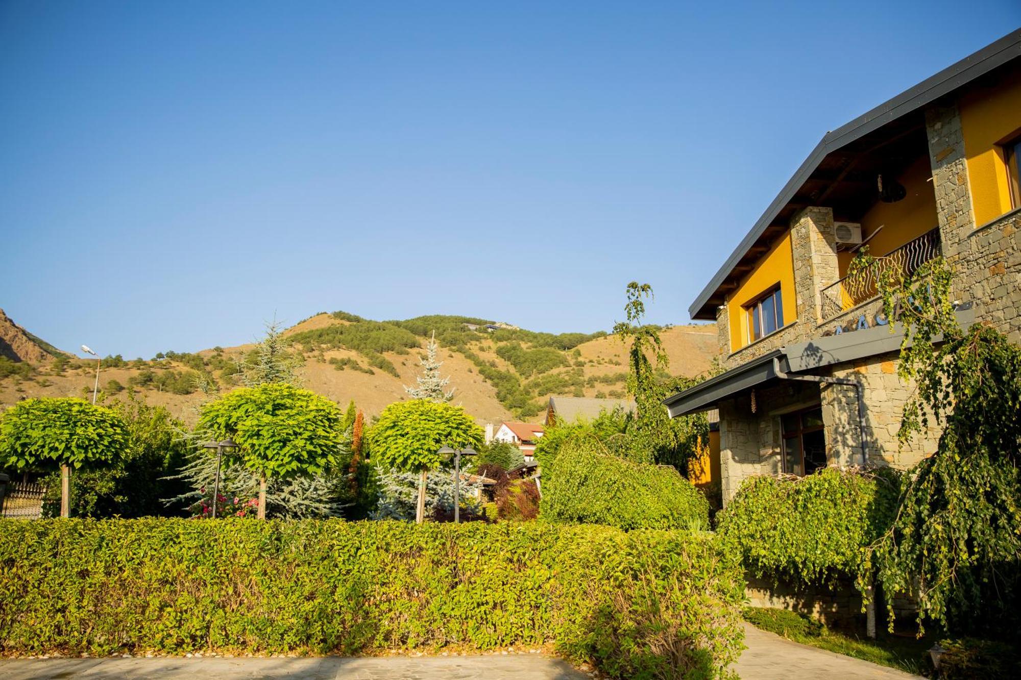 Casa Gace Hotel Корча Екстериор снимка