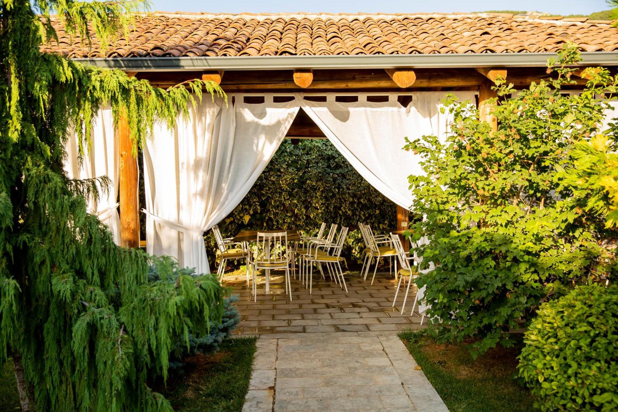 Casa Gace Hotel Корча Екстериор снимка