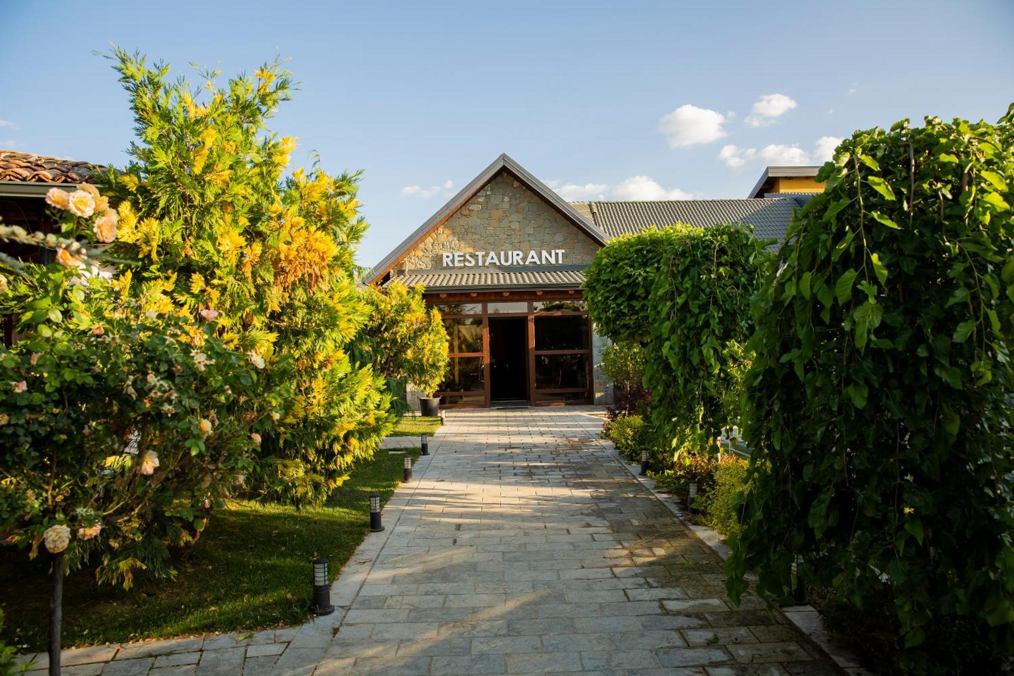 Casa Gace Hotel Корча Екстериор снимка