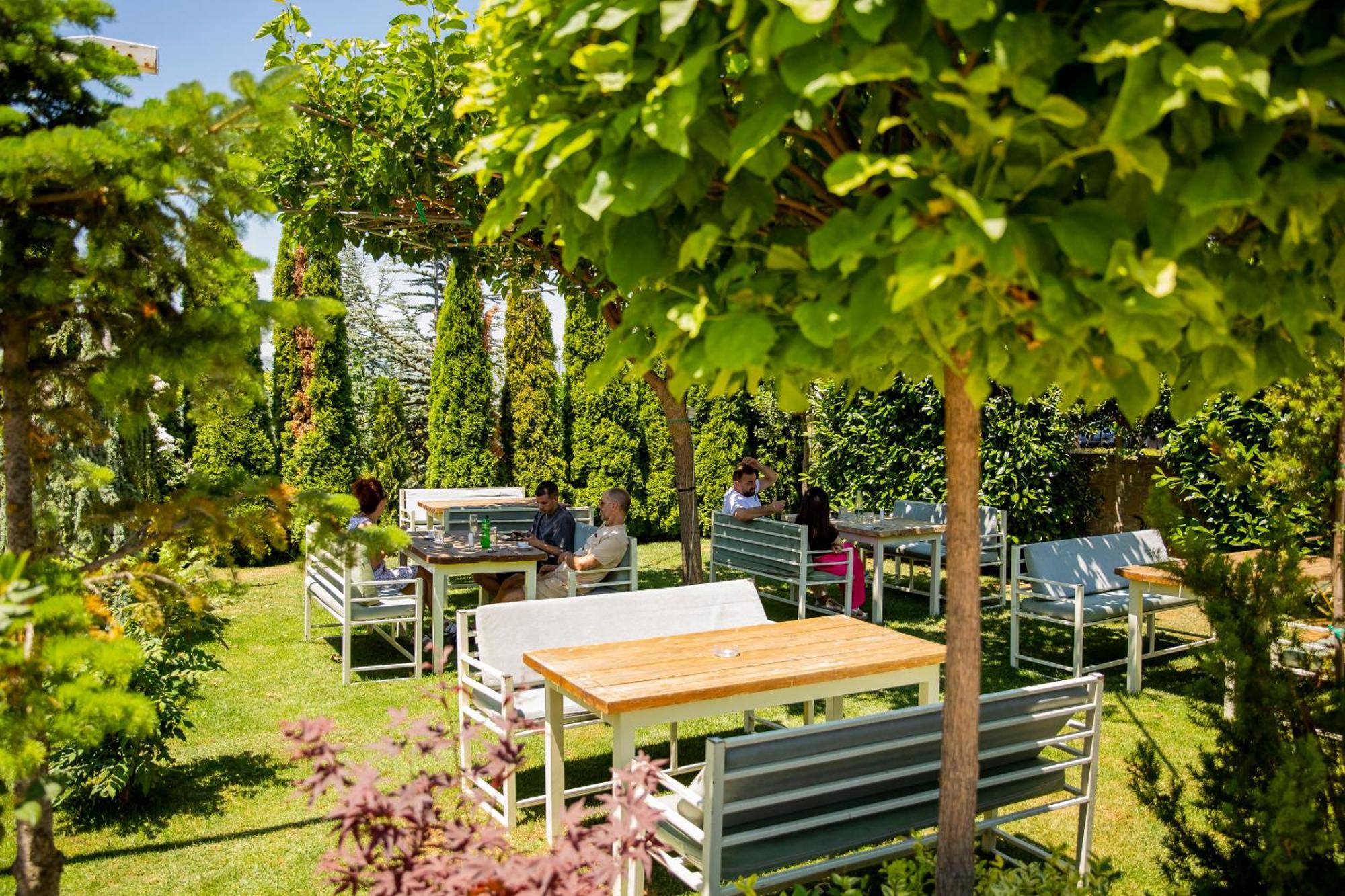Casa Gace Hotel Корча Екстериор снимка